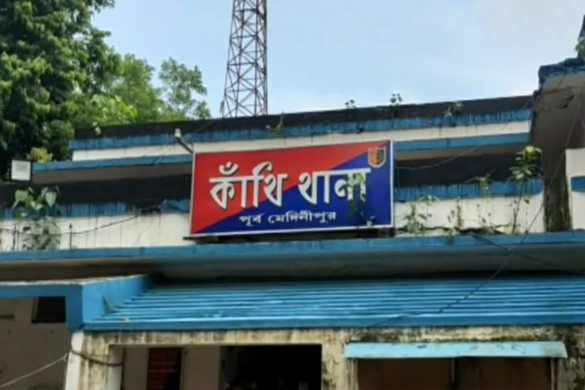 শীতের শুরুতে ক্রিকেট উত্তাপ কাঁথি শহরে, আইপিএল এর ধাঁচে শুরু হয়েছে ক্রিকেট প্রতিযোগিতা