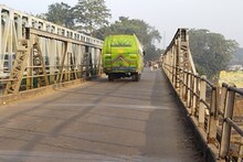 দীর্ঘ দুই বছর পর শূন্য যাত্রী নিয়ে শুরু হল কান্দি রণগ্রাম ব্রিজের উপর দিয়ে ফাঁকা বাস পরিষেবা