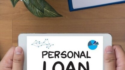 সুদের হার বেশি হলেই মুশকিল; এক নজরে দেখে নিন কোন ব্যাঙ্কে পাওয়া যায় সবথেকে সস্তা পার্সোনাল লোন! সুদের হার বেশি হলেই মুশকিল; এক নজরে দেখে নিন কোন ব্যাঙ্কে পাওয়া যায় সবথেকে সস্তা পার্সোনাল লোন!