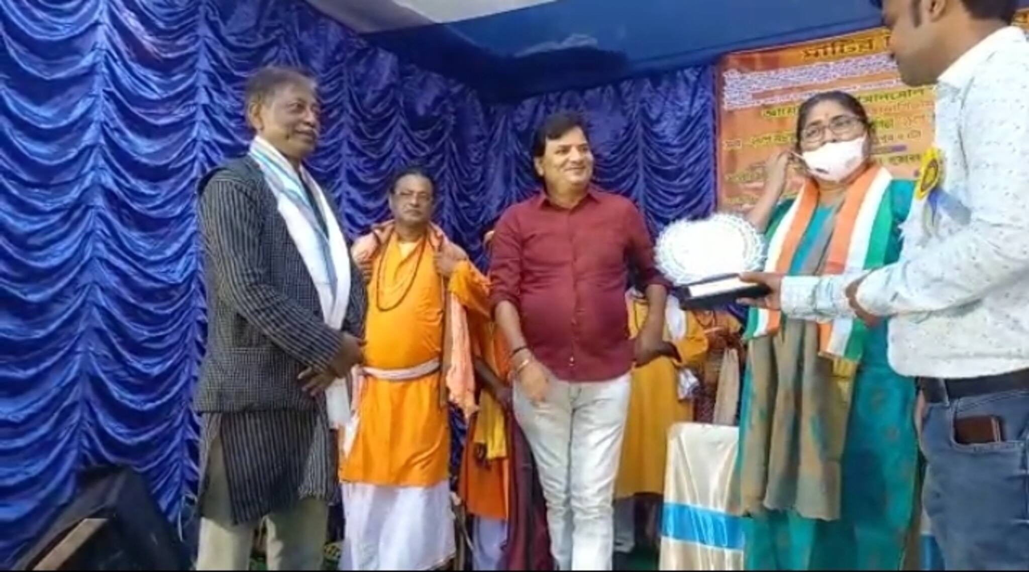 Paschim Bardhaman: লোক শিল্পীদের উৎসাহিত করতে বাউল উৎসব