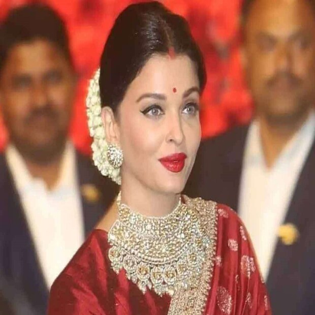২০০৯ সালে পদ্মশ্রী সম্মানে ভূষিত হয়েছেন অভিনেত্রী। 