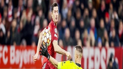 দুরন্ত হ্যাটট্রিক করলেন লেওয়ানন্ডোস্কি দুরন্ত হ্যাটট্রিক করলেন লেওয়ানন্ডোস্কি