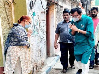 প্রচারে বিশ্বরূপ দে৷ 