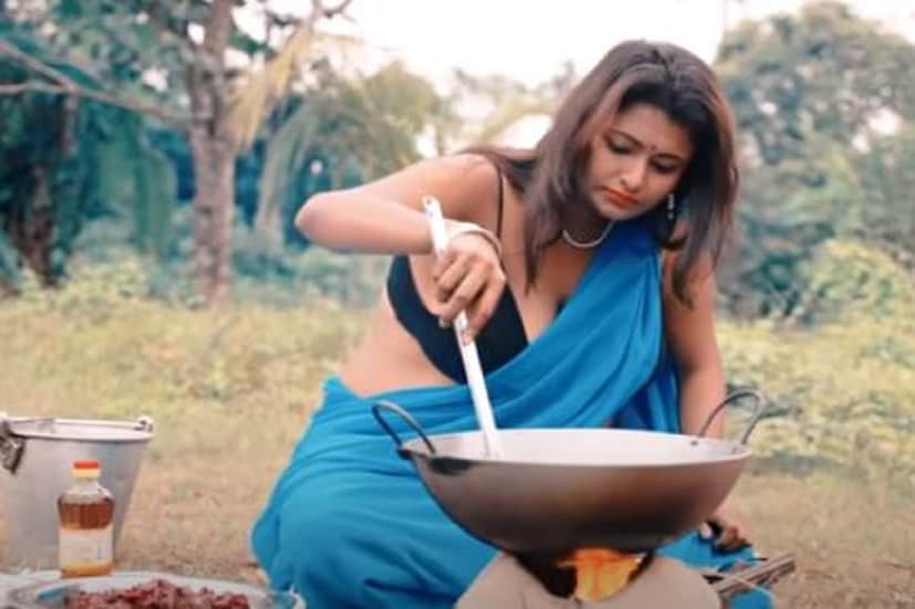 তবে এই রান্নার ভিডিওগুলি আলু পোস্তর (Aloo Posto) পরে অতটা জনপ্রিয়তা এই রান্নার হট ভিডিও (Hot Video) এখনও পায়নি৷ কারণ এই ভিডিওগুলিতে সাধারণ রান্না রাঁধা হলেও রন্ধনরত মহিলাদের ব্লাউজের কারণেই পপুলার হয়৷ কিন্তু এভাবে রাঁধতে গিয়ে খোলামেলা যৌবন প্রদর্শন অনেকেই অপছন্দ করেন তাই এই ভিডিওগুলিকে তাঁরা আজব (bizarre) বলেন৷  Photo Courtesy- Unique Village Food/ Youtube/ Video Grab 