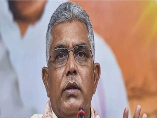 সুরজিৎ সাহার বহিষ্কার প্রসঙ্গে মুখ খুললেন দিলীপ ঘোষ।
