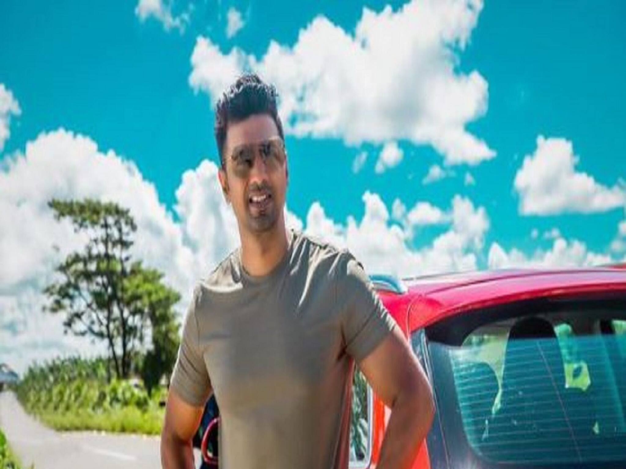 দেবের আশ্বাস পেলেও বাড়ি তৈরির কাজ মাঝপথেই আটকে, বিধবা মহিলা বাস করছেন স্কুলেই