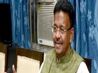 ফিরহাদ হাকিম জানিয়েছেন, "আমরা একাধিক সংস্থার সঙ্গে কথা বলেছি। বিভিন্ন মডেল নিয়ে আসা হবে। ই-অটো অনেক খরচ সাপেক্ষ। কিলোমিটার প্রতি খরচ অনেক কমবে।" ইলেকট্রিক বাস ও ফেরি ব্যবস্থার কারণে কমেছে দূষণ। আগামী দিনে দূষণ কমাতে এই ব্যবস্থা ভীষণ কার্যকরী। রাজধানী দিল্লিতে ক্রমশ বাড়ছে দূষণ। সেখানে কলকাতার এই উদ্যোগের প্রশংসা৷