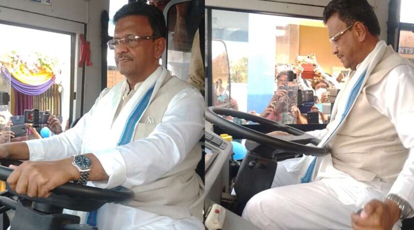 ফিরহাদ হাকিম জানিয়েছেন, &quot;আমরা একাধিক সংস্থার সঙ্গে কথা বলেছি। বিভিন্ন মডেল নিয়ে আসা হবে। ই-অটো অনেক খরচ সাপেক্ষ। কিলোমিটার প্রতি খরচ অনেক কমবে।&quot; ইলেকট্রিক বাস ও ফেরি ব্যবস্থার কারণে কমেছে দূষণ। আগামী দিনে দূষণ কমাতে এই ব্যবস্থা ভীষণ কার্যকরী। রাজধানী দিল্লিতে ক্রমশ বাড়ছে দূষণ। সেখানে কলকাতার এই উদ্যোগের প্রশংসা৷