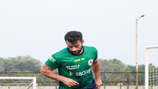 অনুশীলনে নিজেকে প্রস্তুত করছেন হুগো