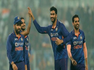 ইডেনে ভারতের জয়ের পর টিম ইন্ডিয়ার সেলিব্রেশন