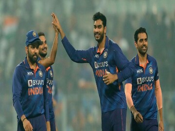 ইডেনে ভারতের জয়ের পর টিম ইন্ডিয়ার সেলিব্রেশন