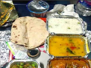 ভারতীয় রেলে ফিরছে পরিচিত মেনু৷ 