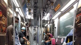 ২০২১ সালে ছিল বিধানসভা নির্বাচন৷ ফলে ২০২০ সালের তুলনায় ২০২১-এ কলকাতা মেট্রোর বিভিন্ন প্রকল্পের জন্য বাজেটে ৫০০ কোটি টাকা অতিরিক্ত পেয়েছিল মেট্রো রেল৷ সেখানে এ বছর বরাদ্দ কমল৷ ২০২১ সালে ছিল বিধানসভা নির্বাচন৷ ফলে ২০২০ সালের তুলনায় ২০২১-এ কলকাতা মেট্রোর বিভিন্ন প্রকল্পের জন্য বাজেটে ৫০০ কোটি টাকা অতিরিক্ত পেয়েছিল মেট্রো রেল৷ সেখানে এ বছর বরাদ্দ কমল৷