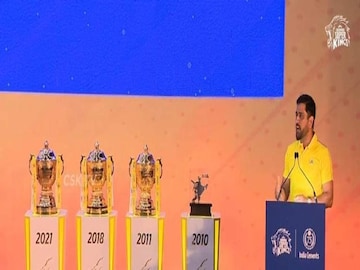 হলুদ জার্সিতেই দেখা যাবে এম এস ধোনিকে৷ 