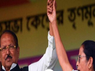 মমতা বন্দ্যোপাধ্যায়ের সঙ্গে প্রয়াত সুব্রত মুখোপাধ্যায়৷ Photo-PTI