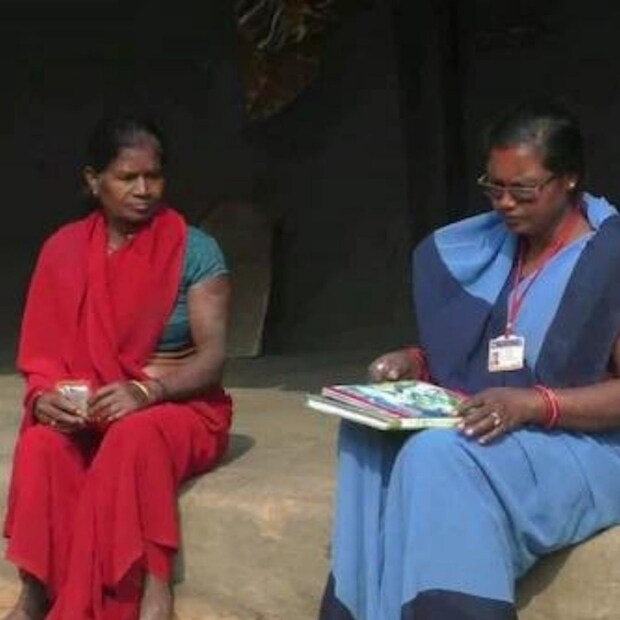 ১৫ বছর আগে যখন মাতিলদা কুল্লু প্রথমবার ওই গ্রামে গিয়েছিলেন, তখন তাঁকে নিয়ে কম হাসিঠাট্টা হয়নি। কিন্তু নিজের লক্ষ্য স্থির করে ফেলেছিলেন মাতিলদা কুল্লু। বরং সেই চ্যালেঞ্জ গ্রহণ করেছিলেন। তাঁর কথায়, এখানে মানুষ ভাবতেই পারত না হাসপাতাল বলেও কিছু আছে। তাঁদের ভরসা ছিল ওঝা আর কালোজাদু। চিকিৎসা বিজ্ঞানের প্রতি তাঁদের কোনও ভরসা ছিল না।