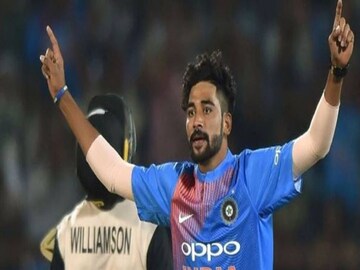 Watch viral video of Mohammed Siraj bleeding finger- Photo-PTI 