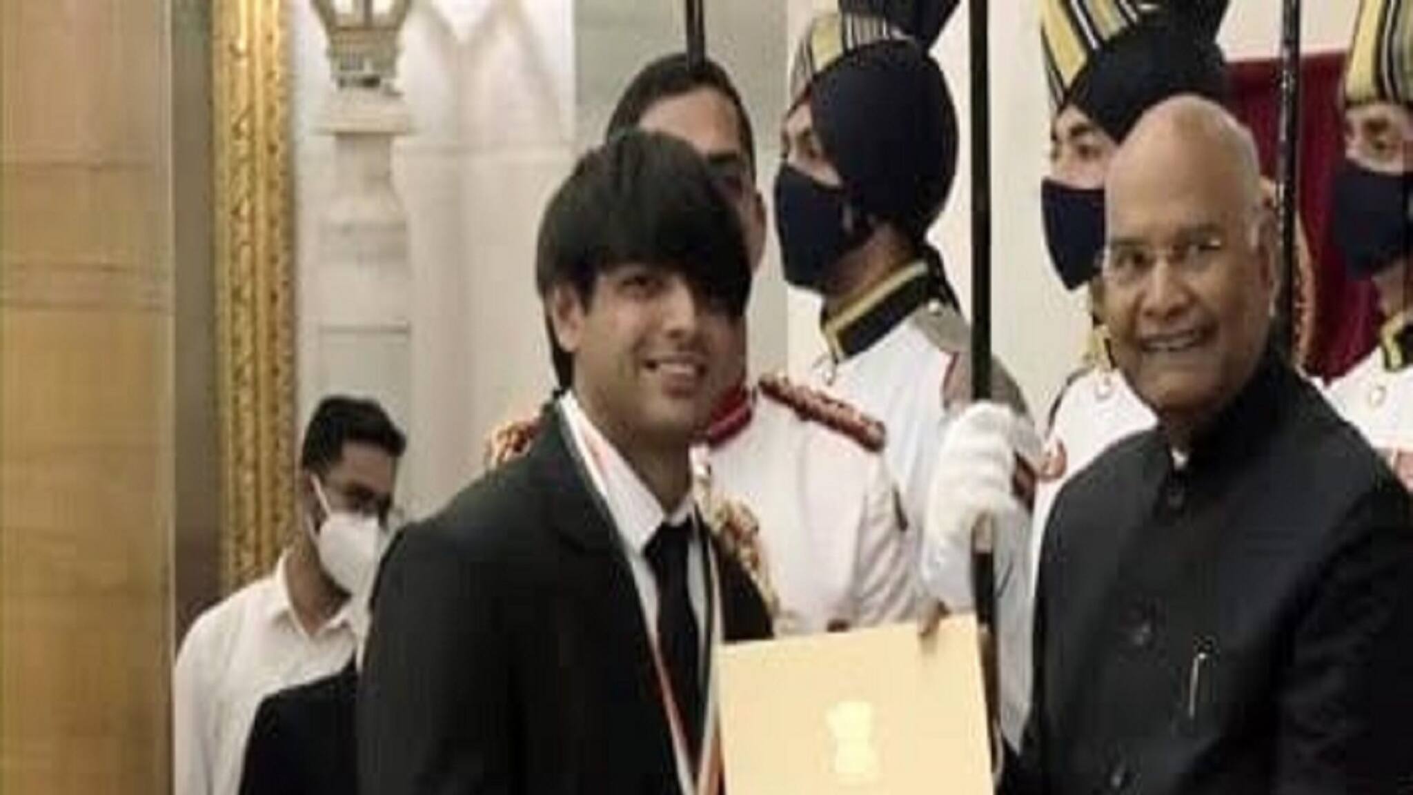 Neeraj Chopra Khel Ratna : টোকিওতে সোনা জয়ের পুরস্কার হিসেবে দেশের সর্বোচ্চ ক্রীড়া সম্মান পেলেন নীরজ, জিতলেন সুনীলও