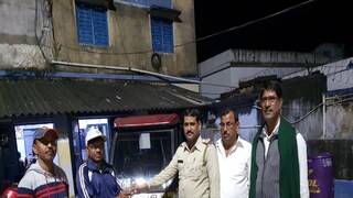 Birbhum Police: স্বভাবতই এই টোটো উপহার পেয়ে দারুণ  খুশি গোপাল বাগদি