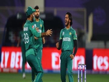 উইকেট নিয়ে সেলিব্রেশন পাকিস্তানের হাসান আলির