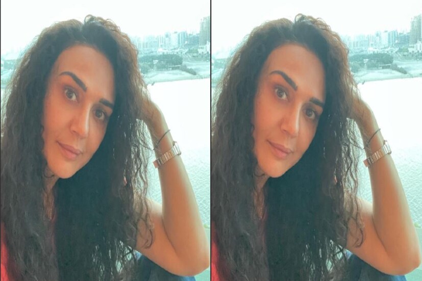 প্রীতি জিন্টা ট্যুইটার ও ইনস্টাগ্রামে এই সুখবরটি শেয়ার করেছেন ৷ স্বামীর সঙ্গে দারুণ একটি ছবি শেয়ার করে ভক্তদের মন খুশিতে ভরিয়ে দিয়েছেন ৷ ছবি সৌজন্যে ইনস্টাগ্রাম ৷