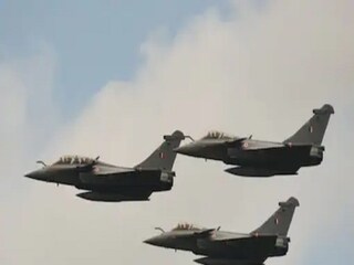রাফাল নিয়ে তীব্র তরজা বিজেপি কংগ্রেসের।