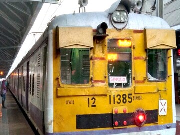 খুলেছে স্কুল, পাস চালু রেলেও।