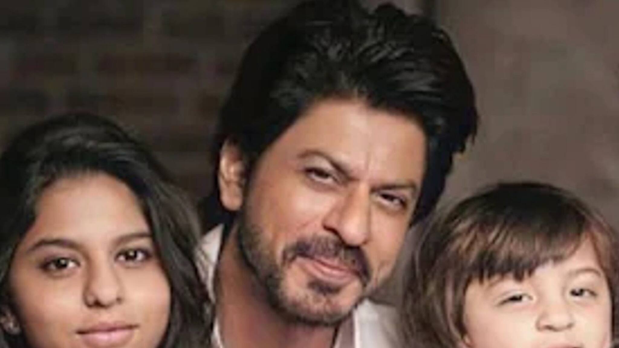 Shah Rukh Khan Birthday: মন্নত-এর সামনে ভক্তদের ভিড়! কিন্তু জন্মদিনে আজ কি দেখা দেবেন শাহরুখ