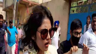 সায়নী ঘোষকে আটক করতে পুলিশি হানা