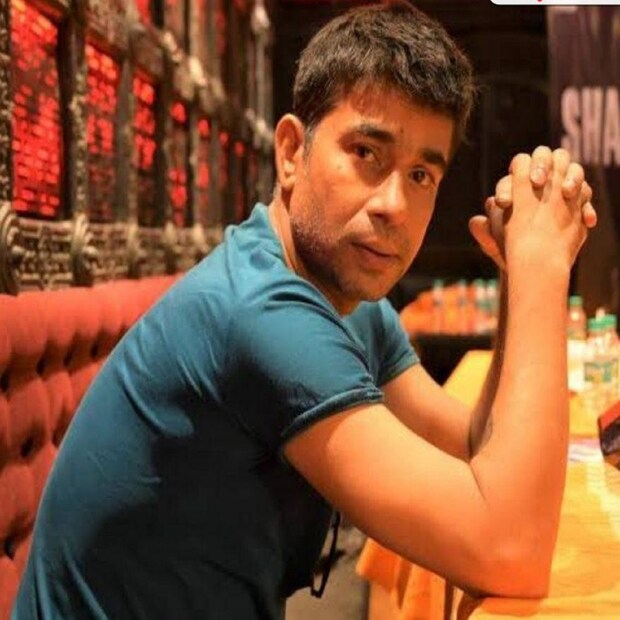গত ৪ অগস্ট বিজেপি ছাড়েন অভিনেতা অনিন্দ্যপুলক বন্দ্যোপাধ্যায়। পেট্রোপণ্যের লাগামছাড়া মূল্যবৃদ্ধির প্রতিবাদে বিজেপি ছাড়ার কথা ঘোষণা করেন অভিনেতা অনিন্দ্যপুলক। বছর দুই আগে দিল্লি গিয়ে বিজেপিতে যোগ দিয়েছিলেন তিনি। 