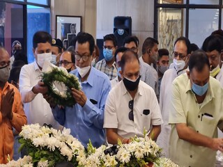রবীন্দ্র সদনে সুব্রত মুখোপাধ্যায়কে শেষ শ্রদ্ধা৷ 
