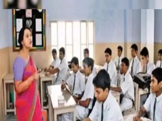 ক্লাসরুম নয়, বাড়ছে প্রাইভেট টিউশনের প্রবণতা।