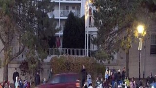 আমেরিকায় ক্রিসমাস প্যারেড চলাকালীন ৫ জনকে পিষে মারল গাড়ি, আহত বহু! দেখুন ভিডিও