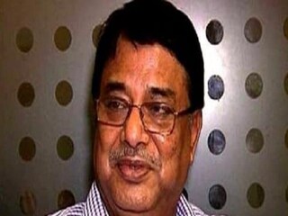 দিনহাটা উপনির্বাচনে ঘাসফুলের ঝড়। মুখে হাসি উদয়ন গুহর।