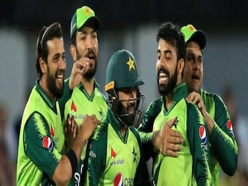 পাকিস্তানের ধারাবাহিক পারফরম্যান্সে খুশি ভিভিএস লক্ষ্মণ