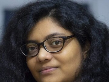 ক্ষিতি গোস্বামীর কন্যা বসুন্ধরা গোস্বামী লড়বেন তৃণমূলের টিকিটে।