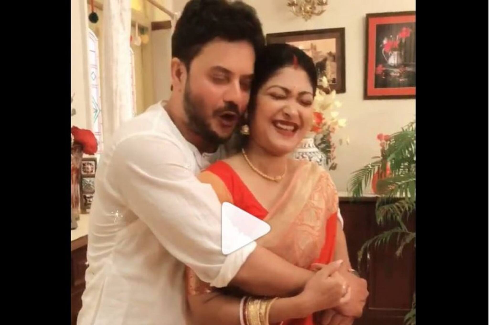 বুকে জড়িয়ে ধরে, রুকমাকেই সেরা বউ মেনে নিলেন রাহুল ! ভাইরাল ভিডিও