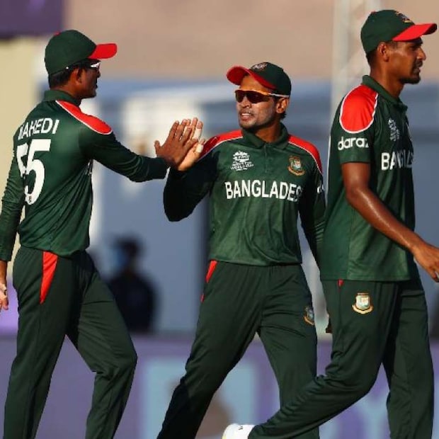 ২০২২ সালের টি-টোয়েন্টি বিশ্বকাপের নিয়ম, আটটি দল সরাসরি সুপার টুয়েলভ পর্বে খেলতে পারবে। বাকি চারটি দলকে যোগ্যতা নির্ণায়ক পর্বে খেলতে হবে। আইসিসি জানিয়েছে, চলতি টি-টোয়েন্টি বিশ্বকাপ চ্যাম্পিয়ন এবং রানার্স সরাসরি অস্ট্রেলিয়া বিশ্বকাপে খেলবে। বাকি ছ'টি দল বেছে নেওয়া হবে ক্রমপর্যায়ের ভিত্তিতে। ১৫ নভেম্বর পর্যন্ত র‌্যাঙ্কিং-এর ভিত্তিতে সেই ছ'টি দল বাছা হবে। 
