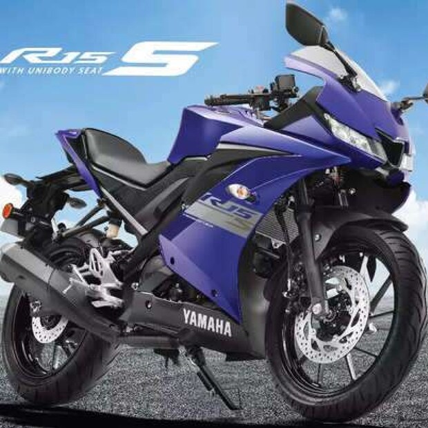 India Yamaha Motor ভারতের বাজারে YZF-R15S V3.0 আবার লঞ্চ করল। আপাতত শুধু রেসিং ব্লু রঙের অপশন-এ পাওয়া যাবে এই মডেল। তবে এই মডেল লঞ্চ হওয়ায় স্পোর্টস বাইকপ্রেমীদের অনেকেই বেশ খুশি হবেন। 