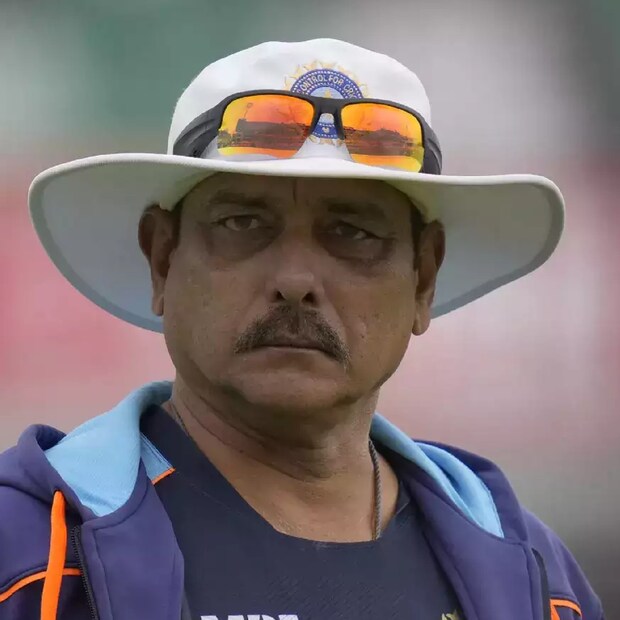 পরের মরশুম থেকে মোট ১০টি দল আইপিএলে খেলবে। অর্থাত্, নতুন দুটি দল আইপিএলে নাম লিখিয়েছে। আহমেদাবাদ ও লখনউ ফ্র্যাঞ্চাইজি আইপিএলে নতুন দল নামাবে। আর এই দুই দলের একটিতেই রবি শাস্ত্রী কোচ হতে পারেন বলে খবর।