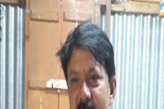বিজেপি-কে বিড়ম্বনায় ফেলে পদত্যাগ