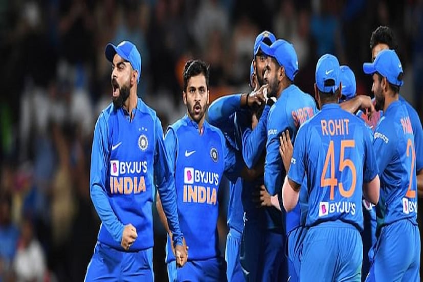 এই টুর্নামেন্টে ভারত ও পাকিস্তান সুপার ১২-এ কোয়ালিফাই করেছে ৷ দুই দেশের মধ্যে ৪৮ তম ম্যাচ হবে ৷ আগামী বছরেই ভারত ও পাকিস্তান আন্ডার গ্রুপ বি-তে টিম ইন্ডিয়ার সঙ্গে রয়েছে দক্ষিণ আফ্রিকা (South Africa), আয়ারল্যান্ড (Ireland), উগান্ডা (Uganda) রয়েছে ৷ ফাইল ছবি ৷