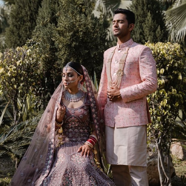 চলতি বছরই আচমকা আন্তর্জাতিক ক্রিকেট থেকে অবসর ঘোষণা করেছিলেন উন্মুক্ত চাঁদ। তার পর তিনি ফ্রাঞ্চাইজি লিগ খেলতে আমেরিকায় যান। এর পর অস্ট্রেলিয়ার মেলবোর্ন রেনেগেডস দলে যোগ দেন তিনি।