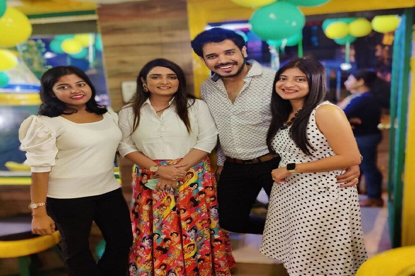 *ত্বরিতার দাবি, কম দামে সুস্বাদু খাবারই শুধু নয়,কোয়ালিটি ও কোয়ান্টিটির দিকে বিশেষ করে নজর দেওয়া হবে। প্রতিদিন সকাল ১০টা থেকে রাত সাড়ে ১০টা পর্যন্ত খোলা থাকছে এই ক্যাফে।
