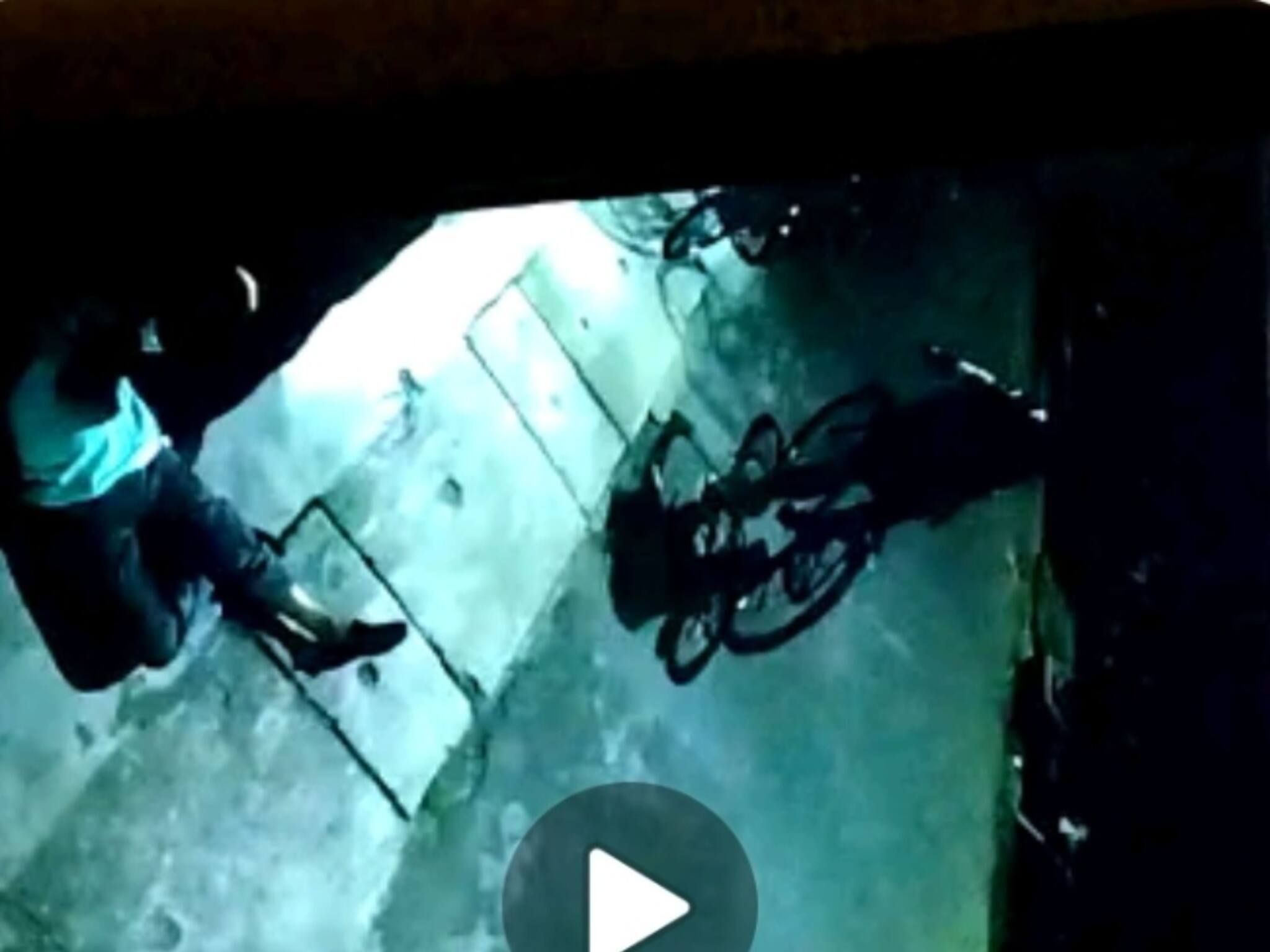 Bangla News: CCTV ফুটেজে প্রকাশ্যে মর্মান্তিক দুর্ঘটনা! প্রাক্তন WBCS আধিকারিকের মৃত্যু উৎসবের বারাসতে...