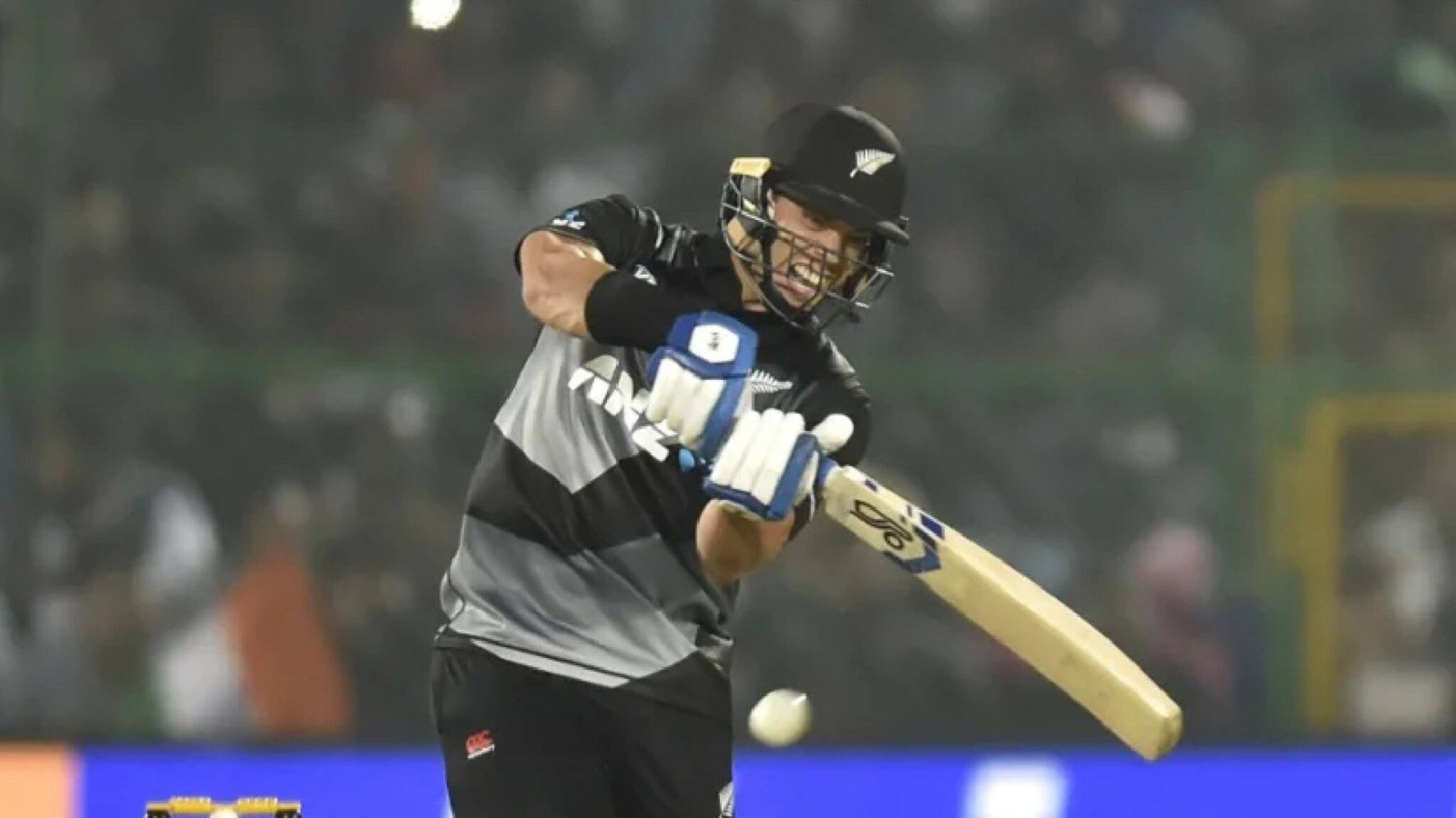 Ind vs Nz 1st T-20 live score: নিউ জিল্যান্ড ১৬৪, রোহিত-দ্রাবিড় জুটিকে চ্যালেঞ্জের মুখে ফেলল কিউয়িরা