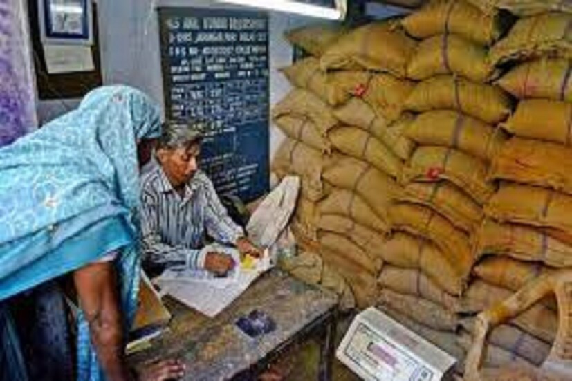 খাদ্য মন্ত্রী আরও বলেন, "কেন্দ্রীয় সরকার গিমিক করে নির্বাচনের জন্য ফ্রি রেশন  (West Bengal Free Ration) চালু করেছিল। মানুষের অসুবিধা হিসেবে করলে তা বন্ধ করতো না। রাজনৈতিক উদ্দেশ্যে রেশন বন্ধের এই সিদ্ধান্ত", এমনটাই অভিমত খাদ্য মন্ত্রীর।