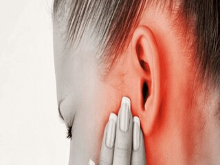 কান বন্ধ হয়ে গেলে ঘরেই করুন এই কাজগুলি 