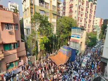 নাম বদলে ফেলবে একডালিয়া এভারগ্রিন?