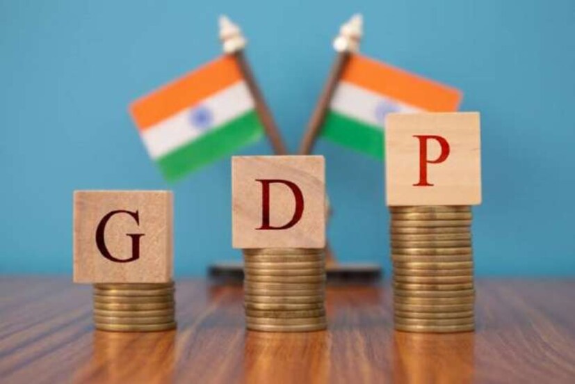 ২০২২-২৩ আর্থিক বর্ষের জিডিপি (GDP) গ্রোথ ফিচ রেটিংস জানিয়েছে যে ফিনান্সিয়াল সিস্টেমের ওপরে চাপ কম হওয়ার ফলে গ্রোথ আউটলুকের সঙ্গে জড়িত ঝুঁকি কিছুটা কমেছে। ফিচ মনে করছে যে ২০২১-২২ আর্থিক বর্ষে ভারতের জিডিপি গ্রোথ প্রায় ৮.৭ শতাংশ হওয়ার সম্ভাবনা রয়েছে।